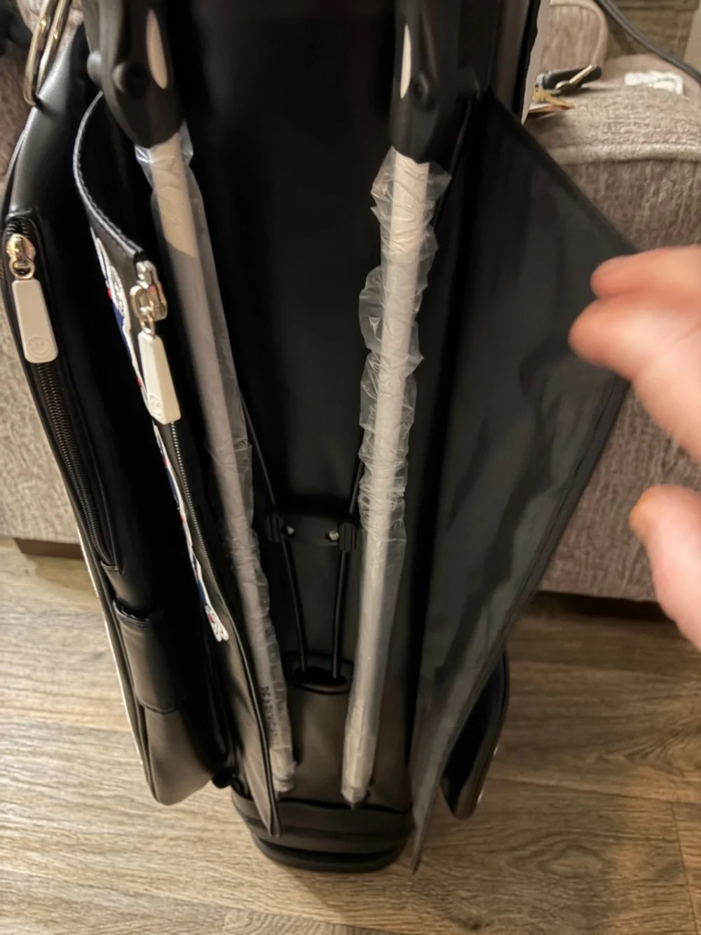 Men’s Black and White Golf Bag